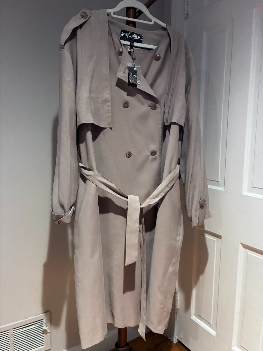 Lord & Taylor trench coat XL New